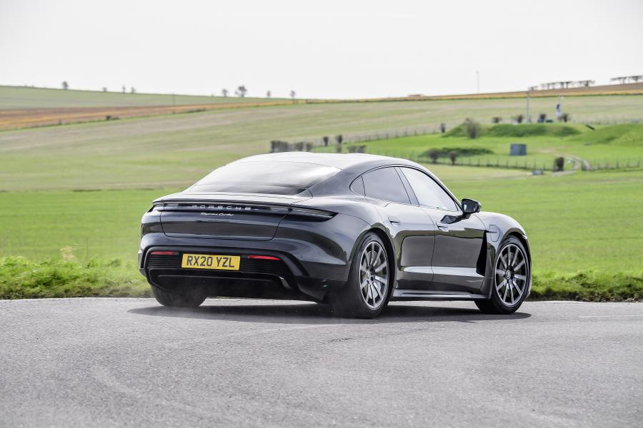  Porsche Taycan Turbo 2020 года  (UK) (фото 22 из 40)